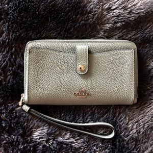 NWT Coach Wallet 💙